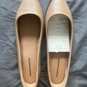 Amazon Essentials Women's Tan Flats